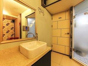 Bathroom sink - Palace Motel (Incheon)