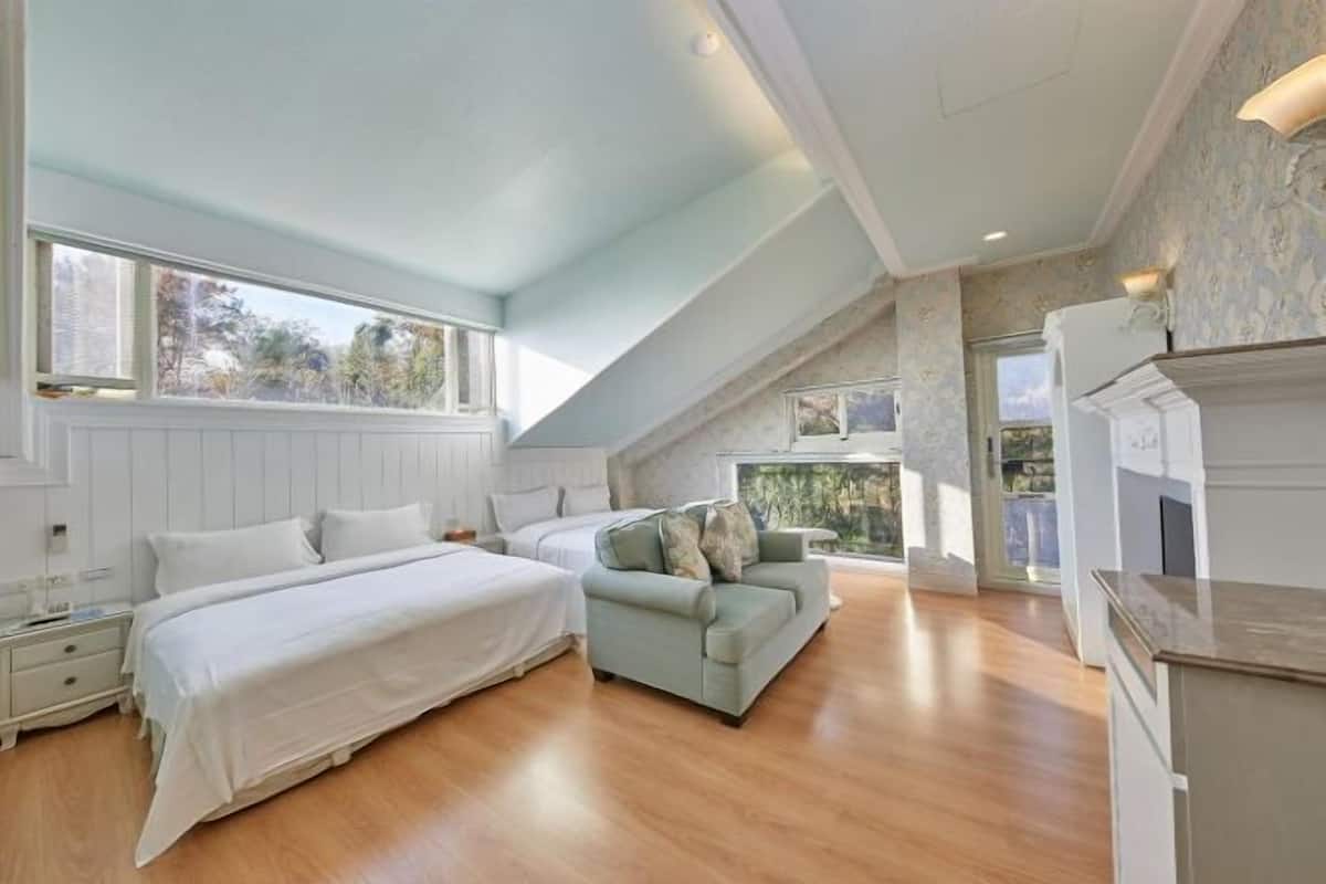 Individually decorated, individually furnished, desk