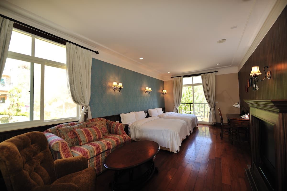 family quadruple room | 1 bedroom, individually decorated, individually furnished, desk