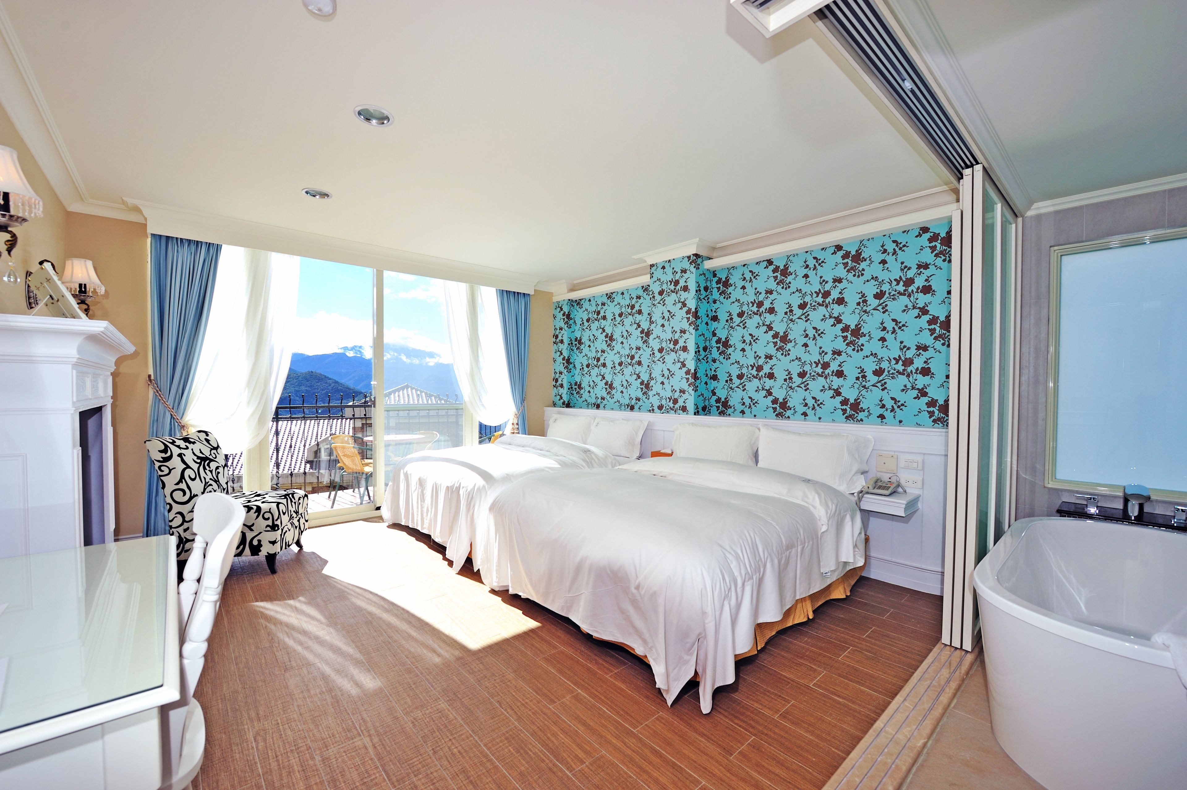 family quadruple room | 1 bedroom, individually decorated, individually furnished, desk