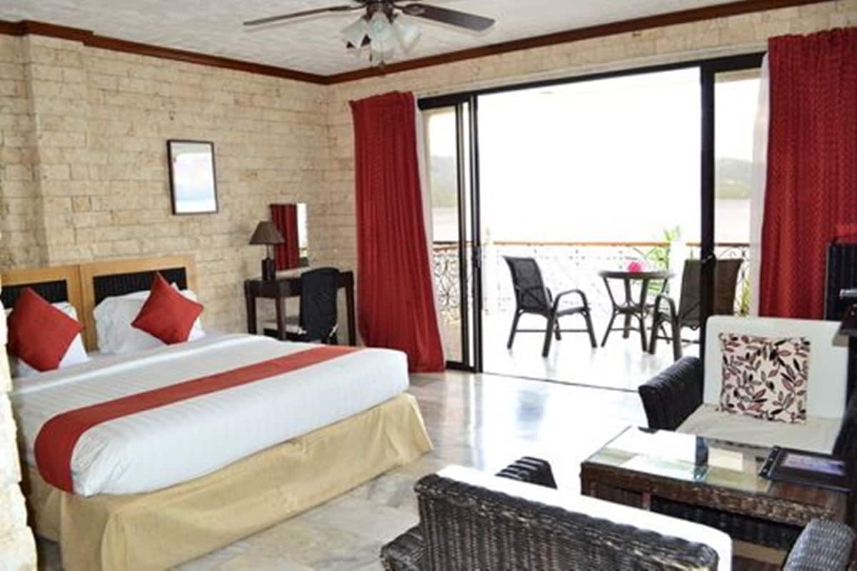 Double Room, 1 King Bed, Oceanfront