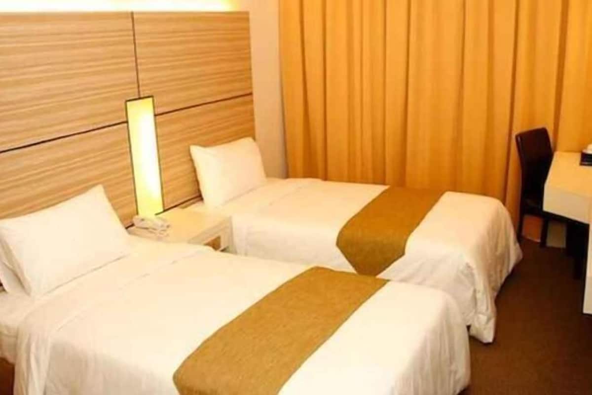 Minibar, escritorio y wifi gratis