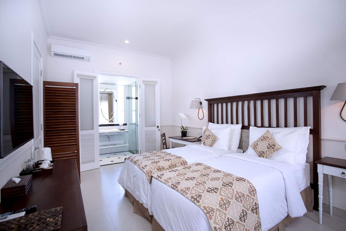 1 bedroom, premium bedding, minibar, in-room safe