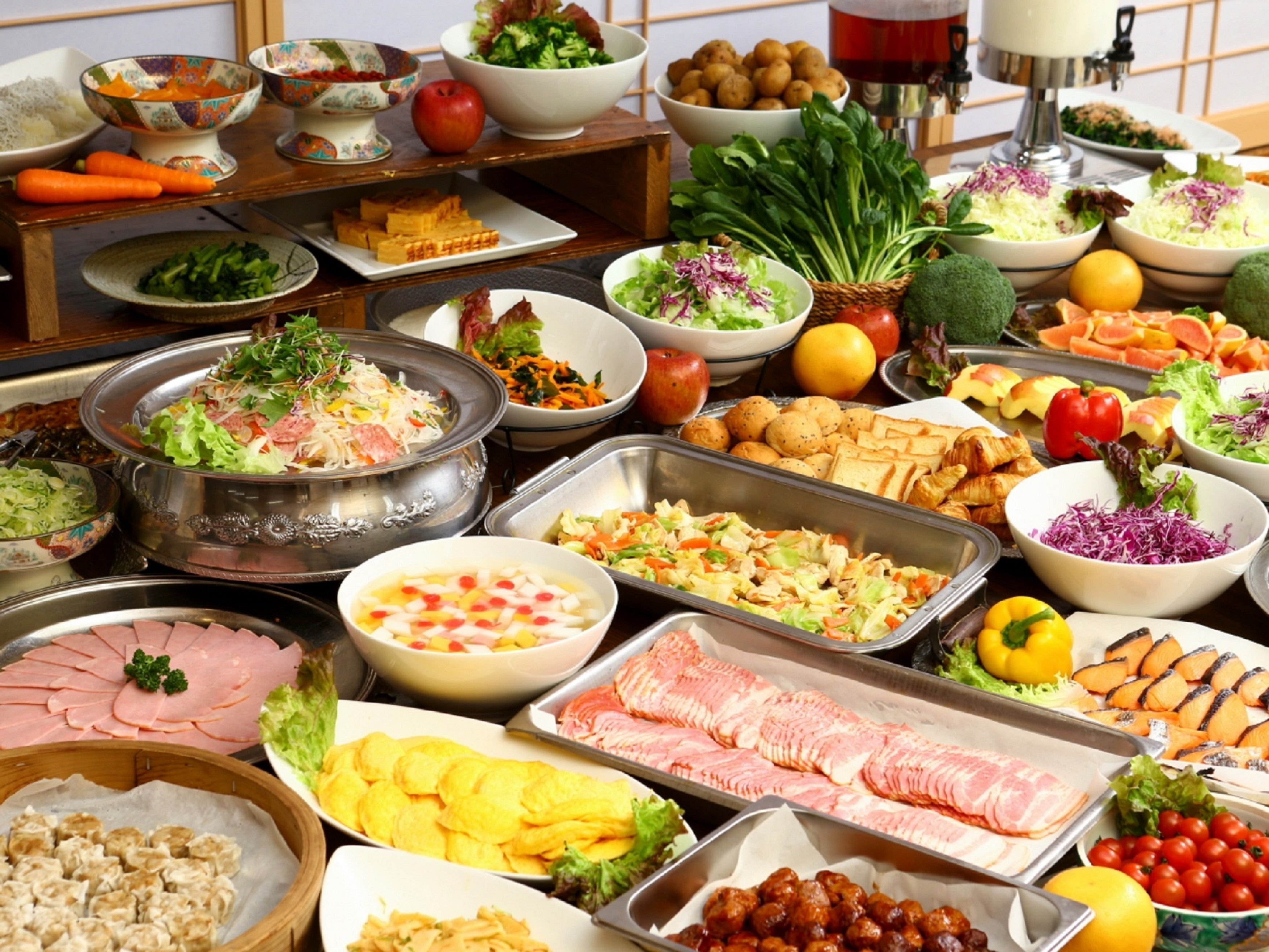 daily buffet breakfast (jpy 1500 per person)