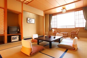 Japanese Room 10 Tatami mat (with bath tub and toilet)