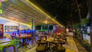 Outdoor dining - European Guesthouse (Siem Reap)