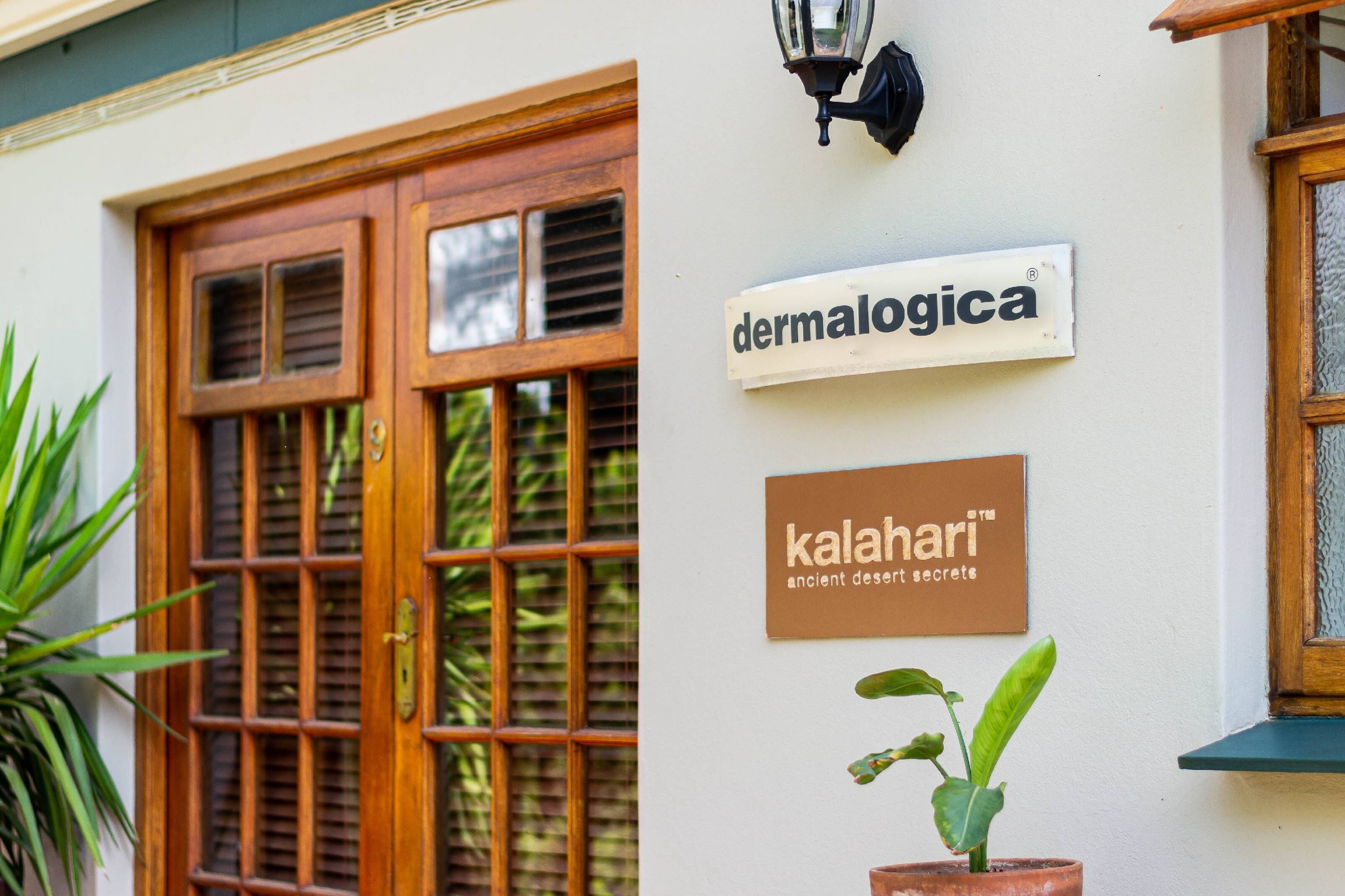 Körperbehandlungen, Ganzkörperwickelbehandlung, Körperpeelings