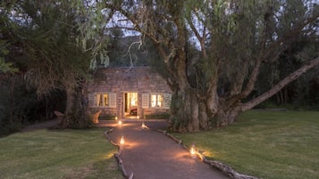 Cottage (Pepper Tree) | Exterior detail