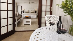 Deluxe Room (4) | Premium bedding, in-room safe, individually decorated, desk - The Potting Shed Guest House (Hermanus)