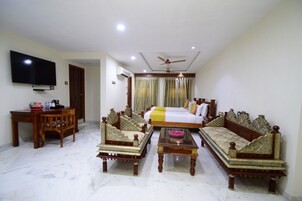 Roupas de cama premium, frigobar, individualmente decorados