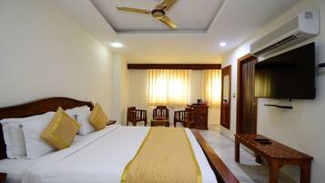 Premium bedding, minibar, individually decorated, individually furnished