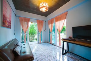 Family Room - 4 Adults | Living area