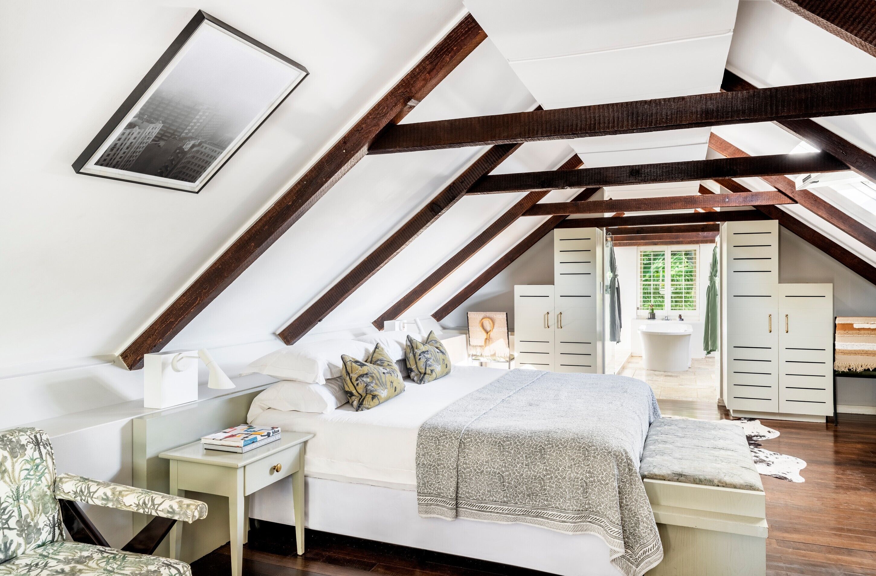 stable honeymoon | 1 bedroom, free minibar, in-room safe, individually decorated