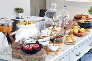Free daily full breakfast