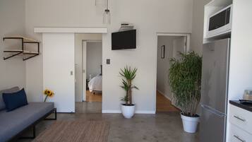 Comfort Studio, Multiple Beds, Refrigerator & Microwave | Premium bedding, iron/ironing board, free WiFi, bed sheets