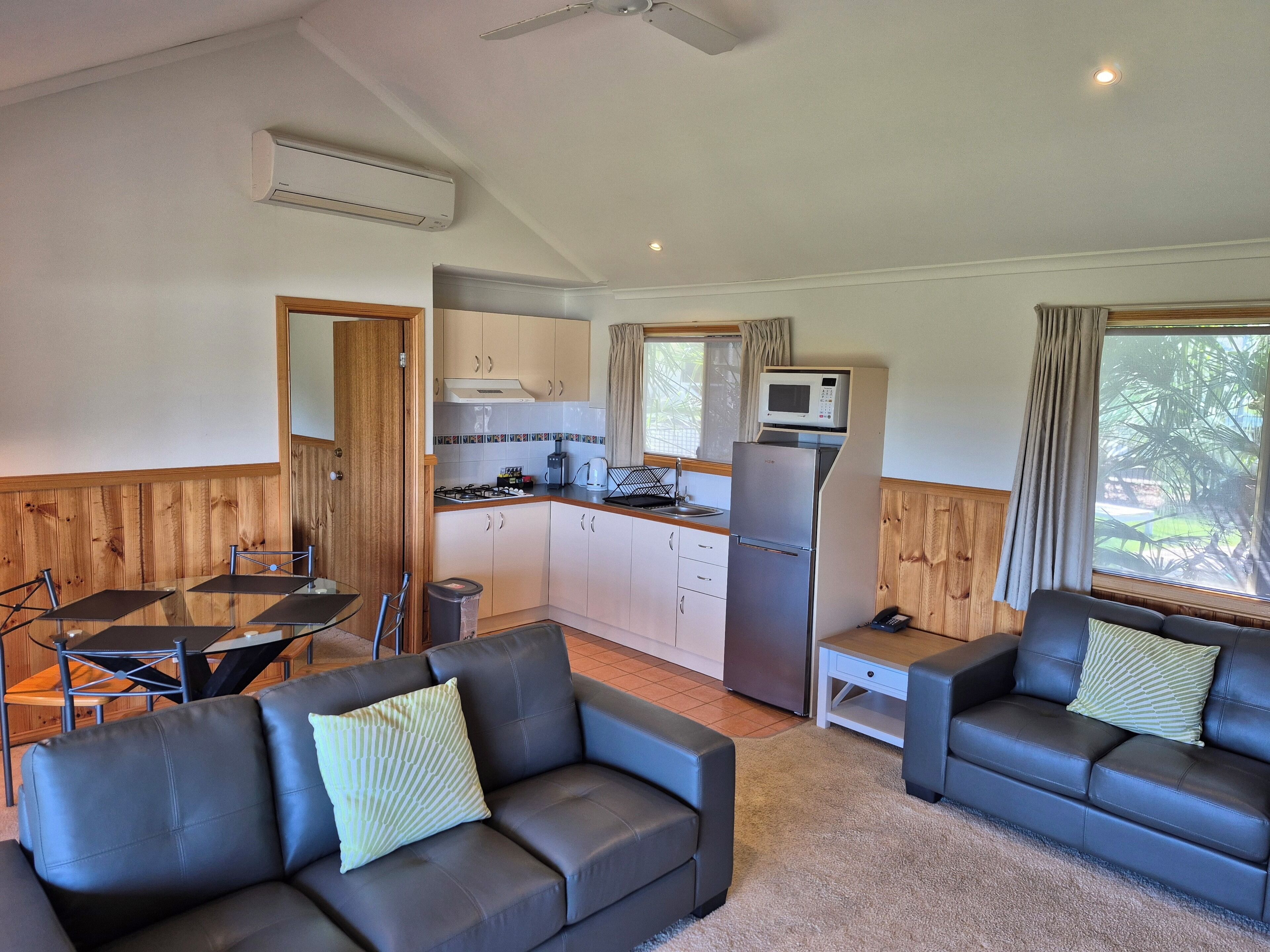 2 Bedrooms, 2 Bathrooms Self Contained Spa Cottage | Private kitchen