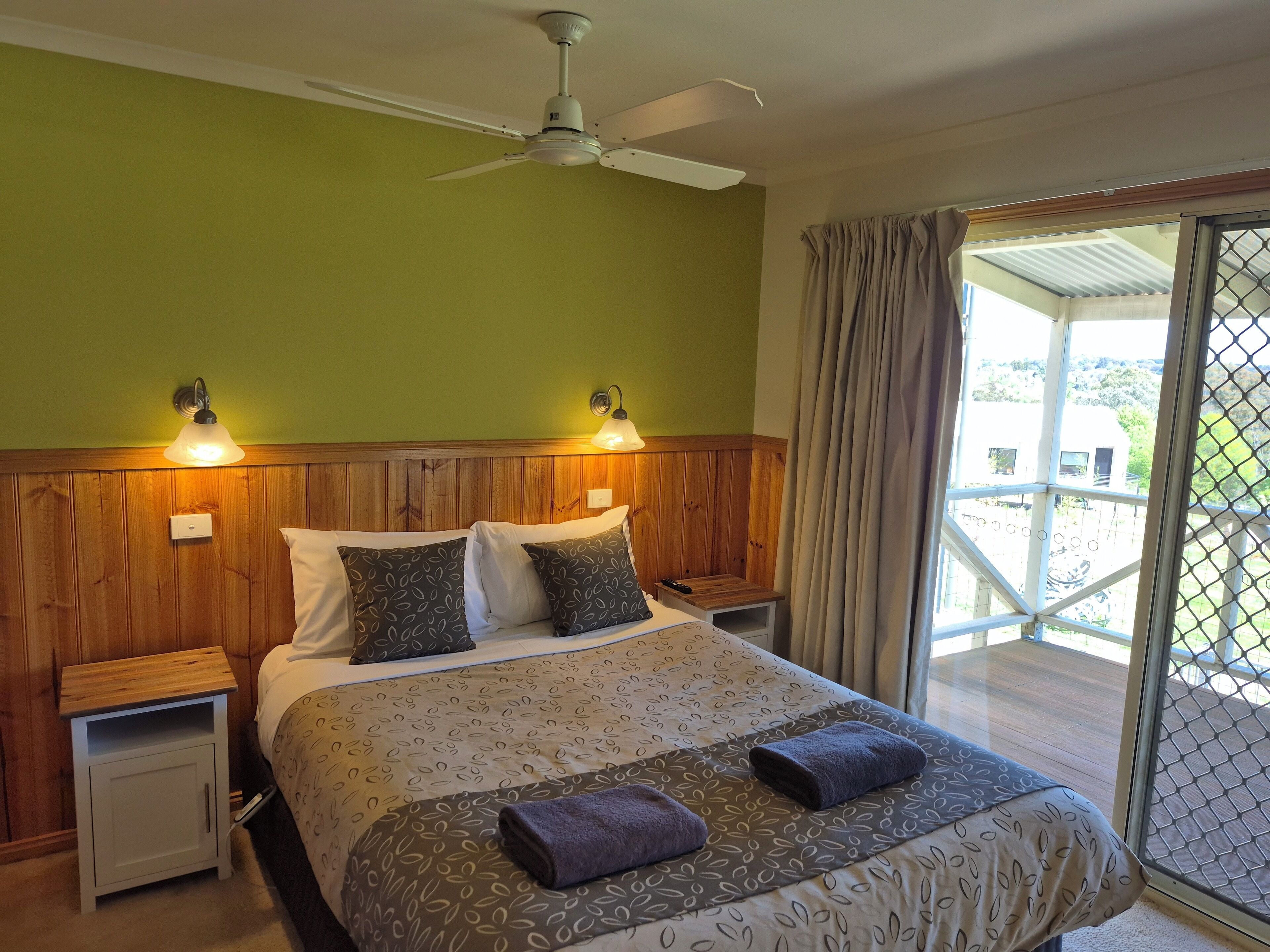 2 bedrooms, premium bedding, iron/ironing board, free WiFi