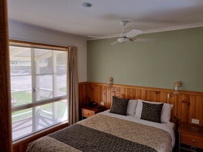 1 Bedroom Self Contained Spa Cottage | 2 bedrooms, premium bedding, iron/ironing board, free WiFi