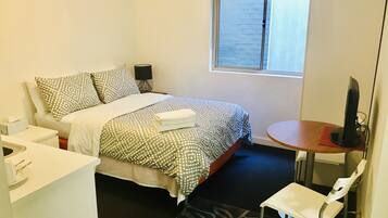 Suite monolocale Economy, accessibile ai disabili | Biancheria da letto di alta qualità, Wi-Fi gratuito, lenzuola