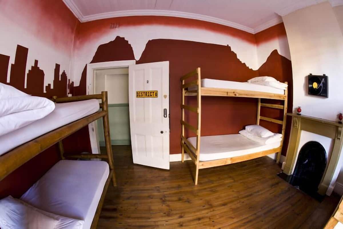 Standaard slaapzaal, 1 slaapkamer (D6) | Een kluis op de kamer, extra bedden, gratis wifi
