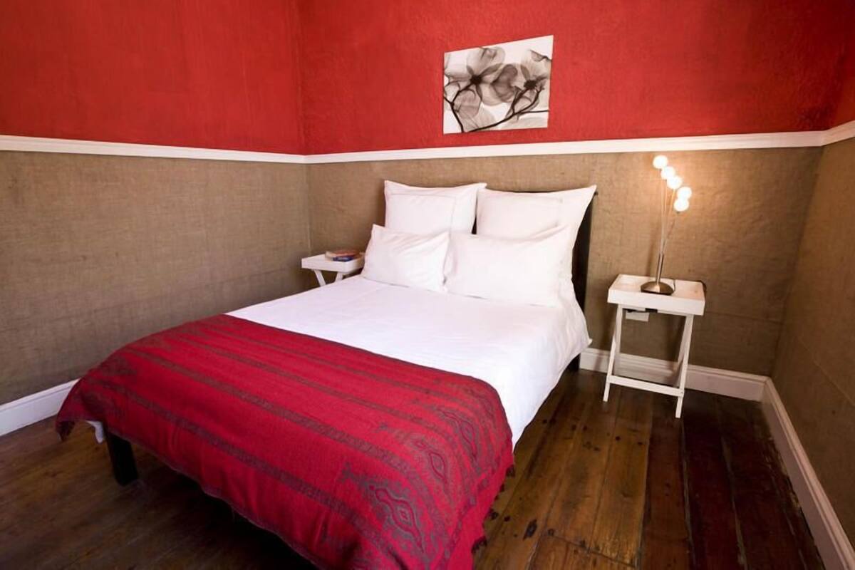 Standaard kamer, 1 slaapkamer, toegankelijk voor mindervaliden (Tygerberg) | Een kluis op de kamer, extra bedden, gratis wifi