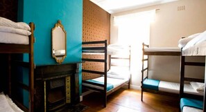 Cofres nos quartos, camas extras/dobráveis (sobretaxa)