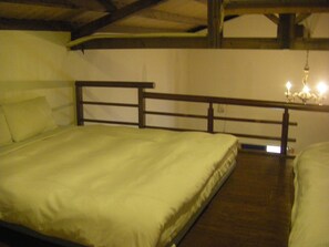 Family Room, Mezzanine