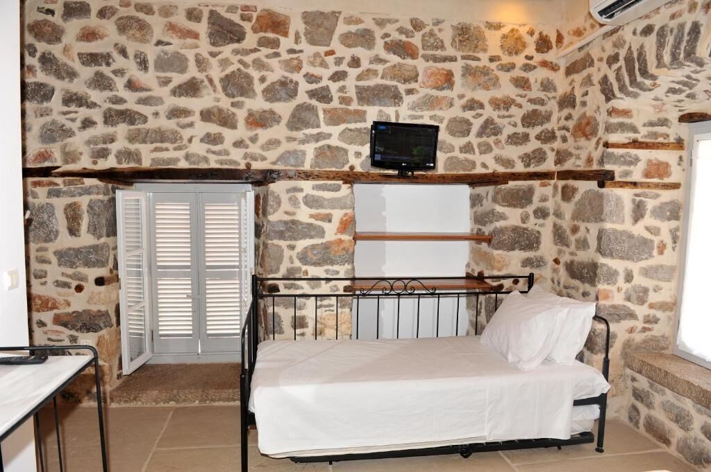 1 bedroom, in-room safe, soundproofing, free WiFi