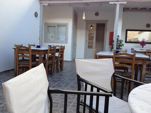 Dining - Alexandra Guesthouse  (Hydra)