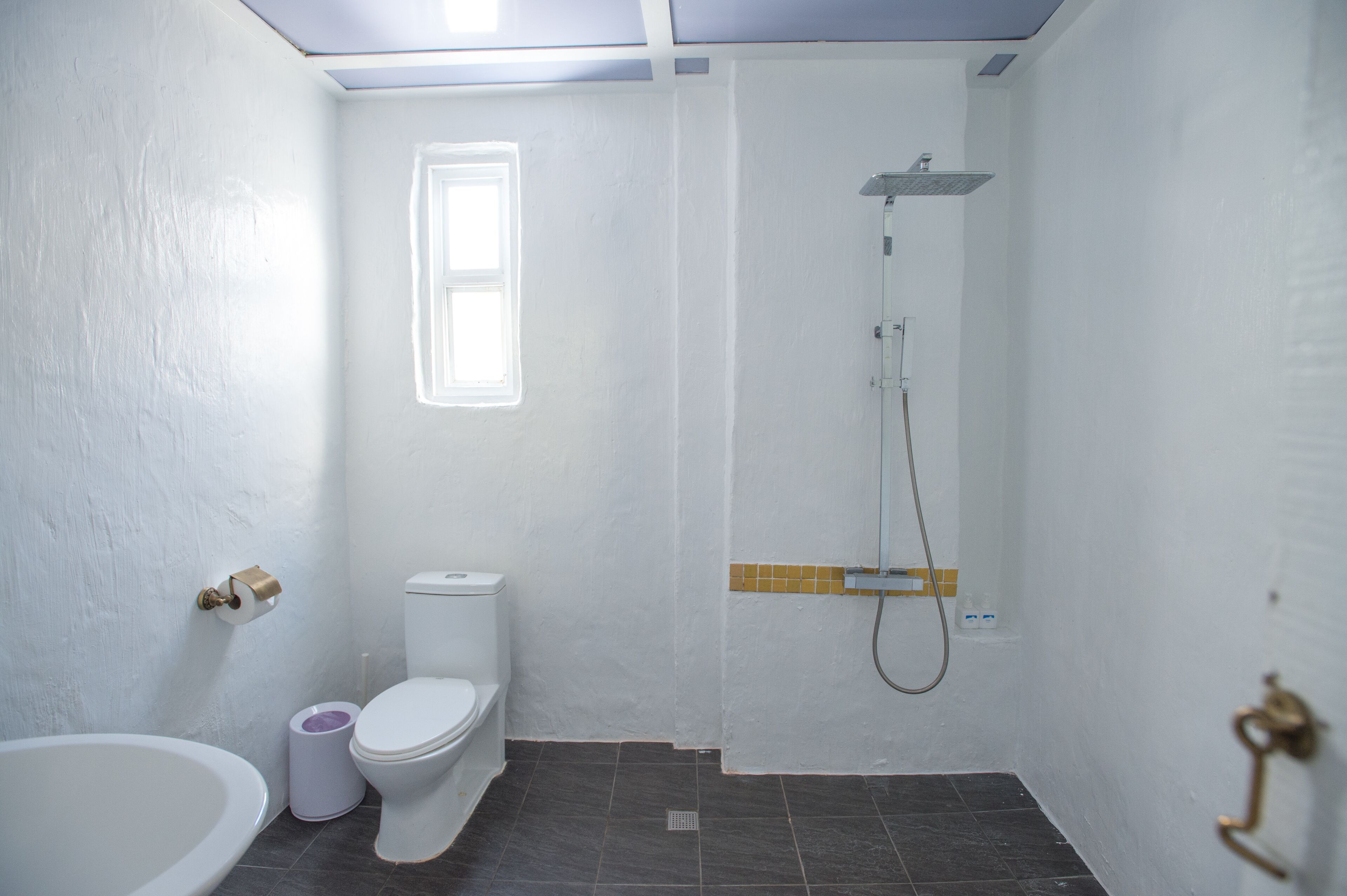 deluxe double room, 1 double bed, ocean view, beachfront (c) | premium bedding, minibar, in-room safe, soundproofing