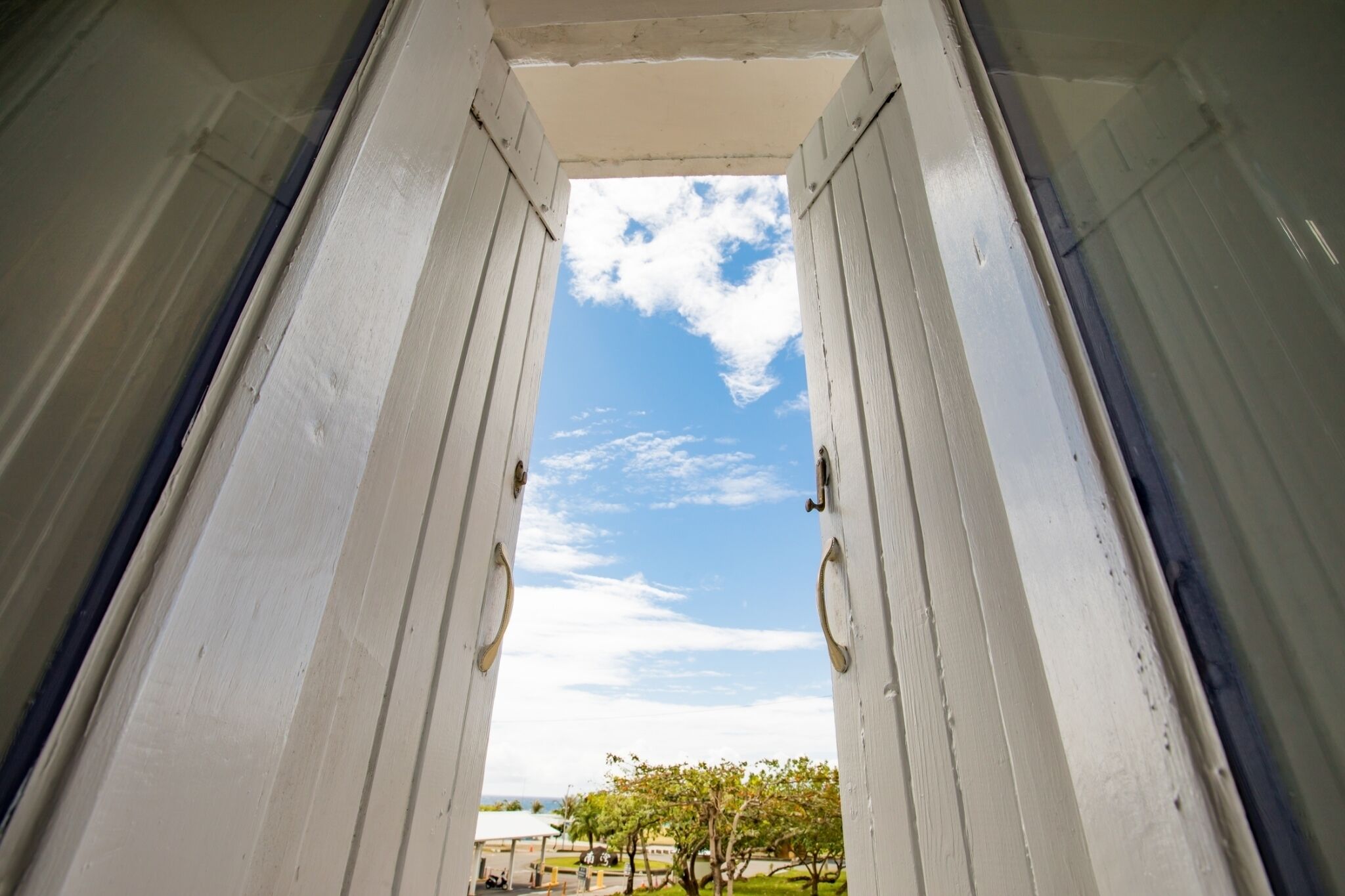 double room, 1 double bed, partial ocean view, beachfront (d) | premium bedding, minibar, in-room safe, soundproofing