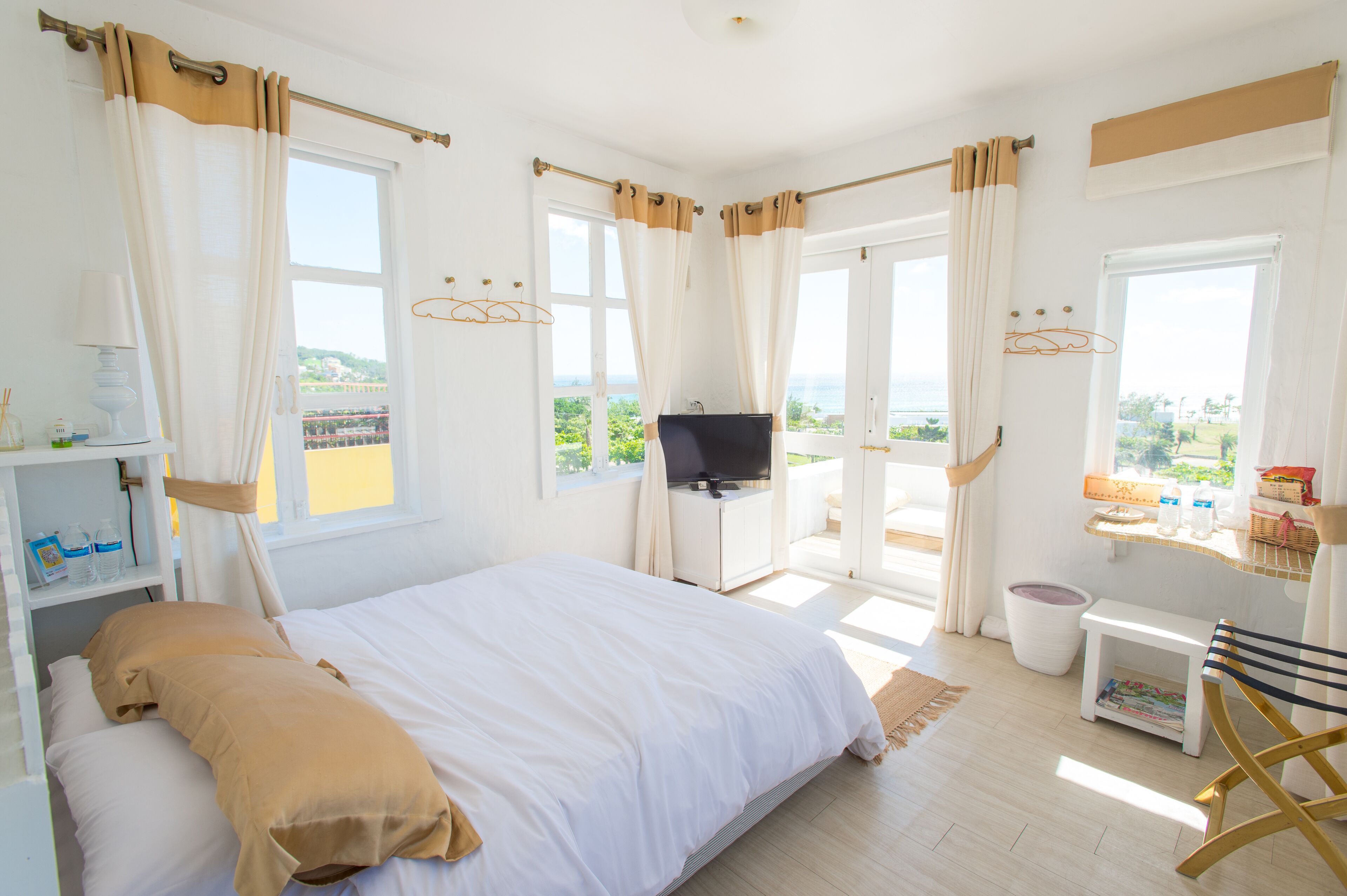 deluxe double room, 1 double bed, balcony, ocean view (a) | premium bedding, minibar, in-room safe, soundproofing