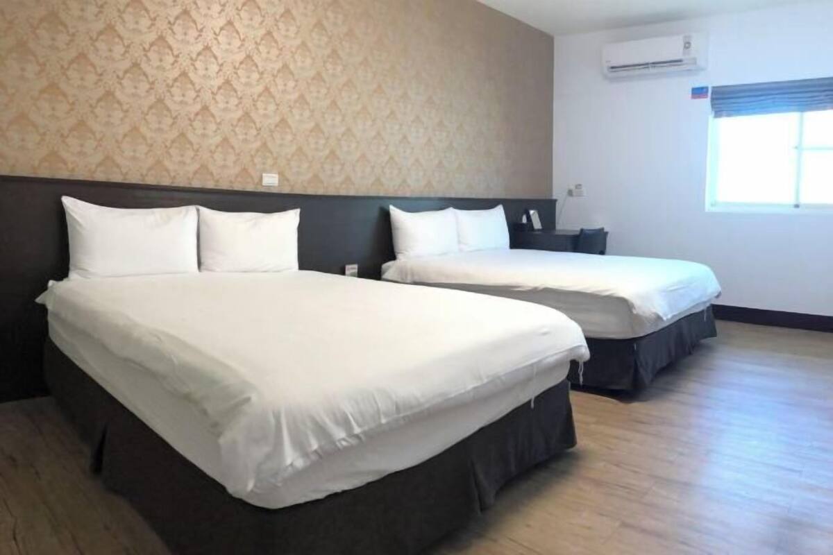 Desk, blackout drapes, WiFi (free), bed sheets