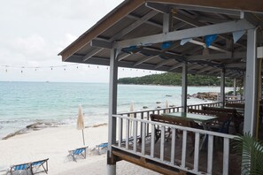 Breakfast, lunch and dinner served  - Ban Khiang Talay (Rayong)