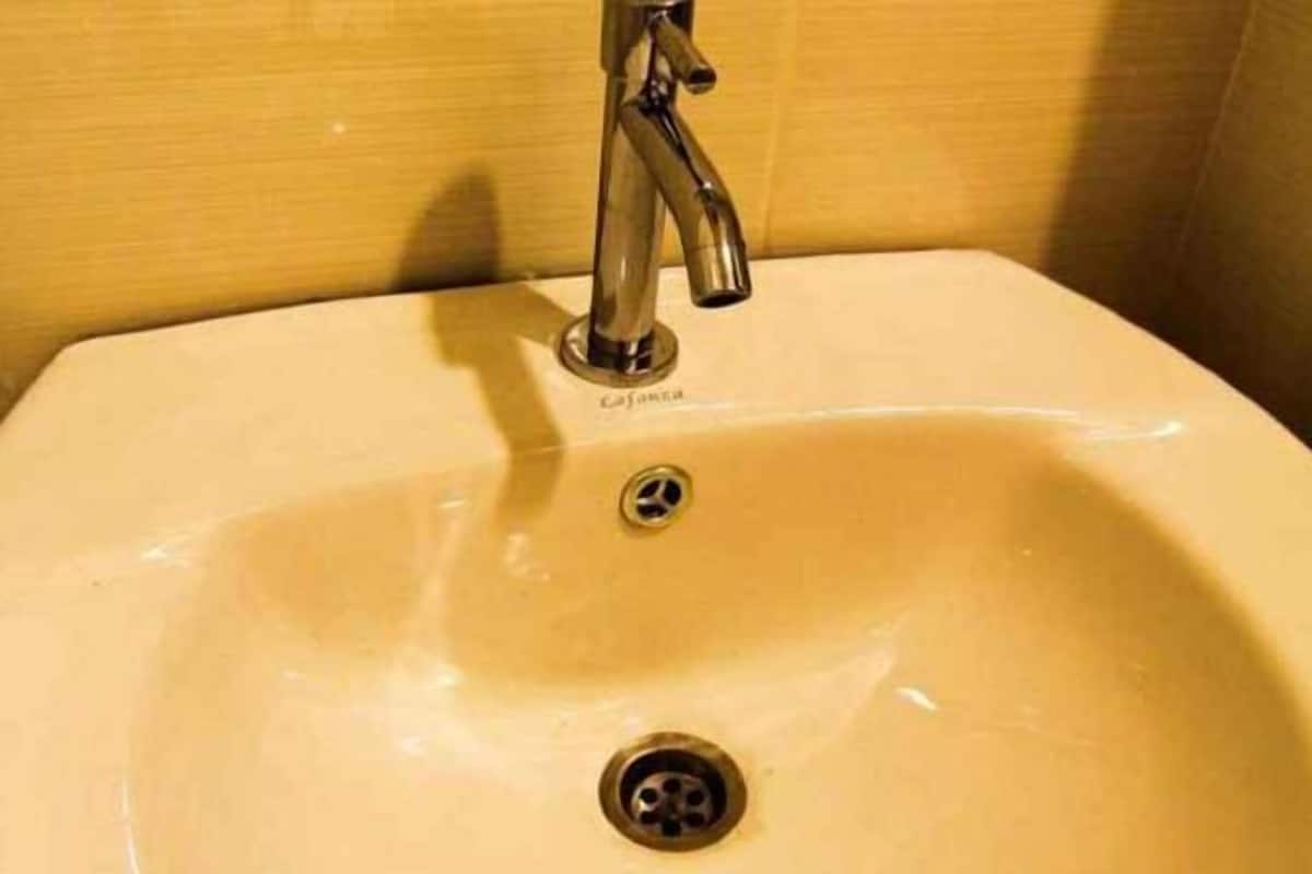 Bathroom | Shower, free toiletries, towels