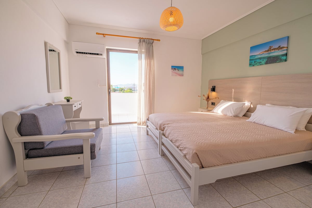 Appartement (Triple) | Babybedden, extra bedden, beddengoed