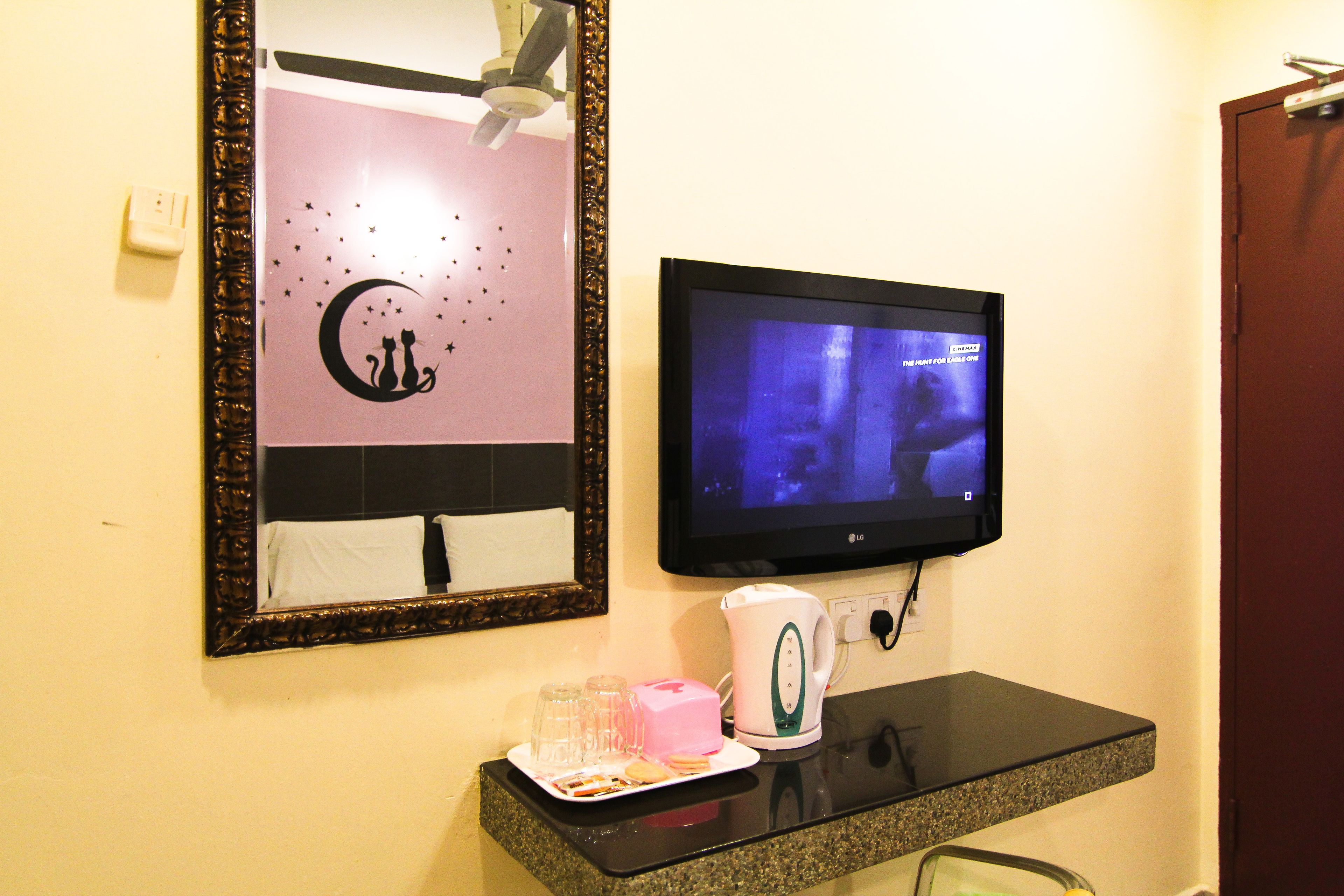 Desk, free WiFi, bed sheets