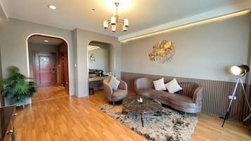 Junior Suite | Living area | Smart TV