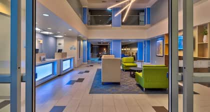 Holiday Inn Express & Suites Effingham by IHG