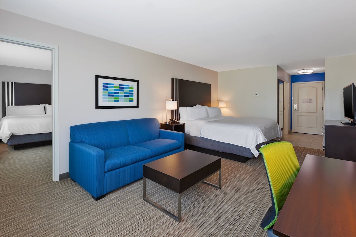 Suite, Multiple Beds