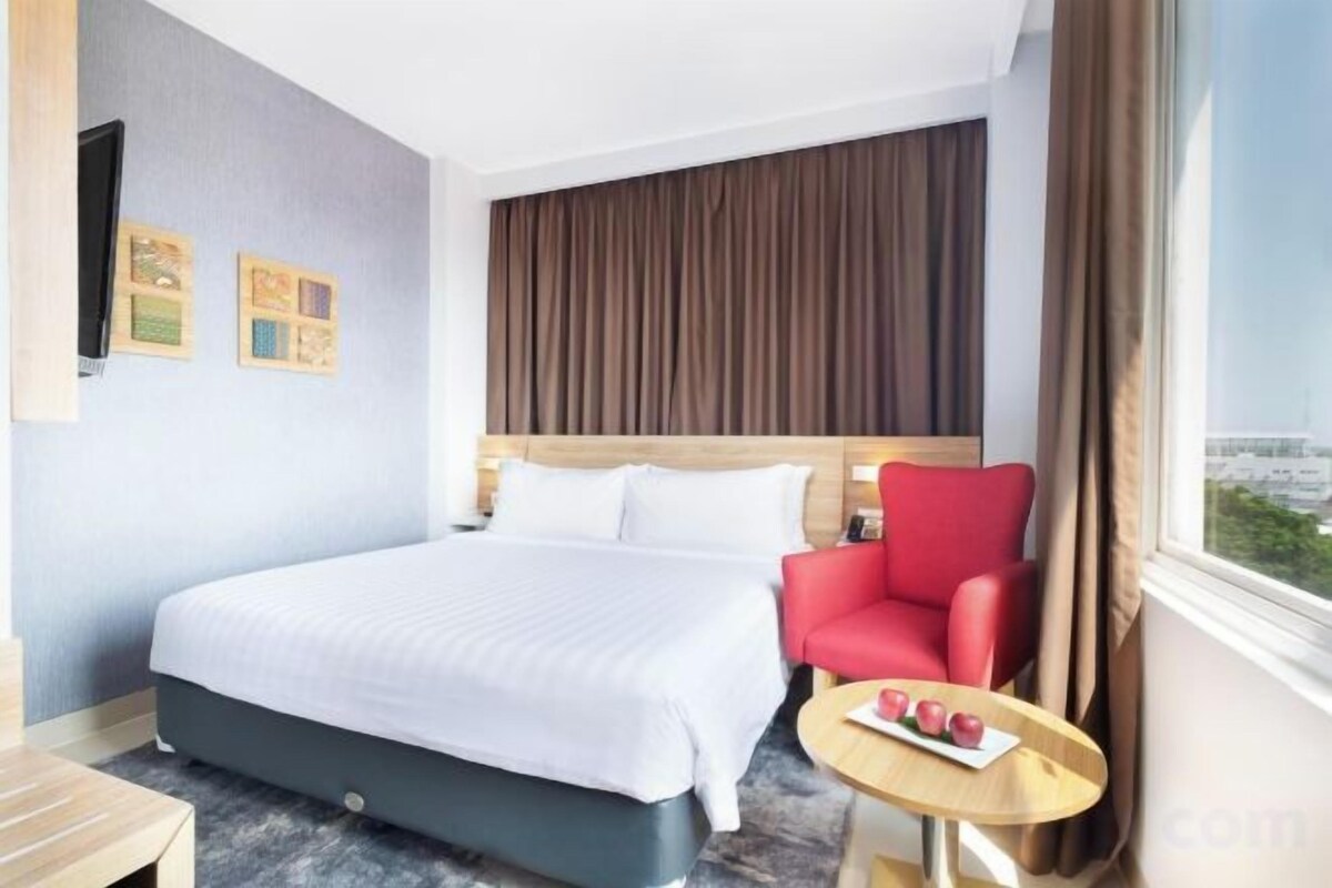 Minibar, in-room safe, desk, soundproofing