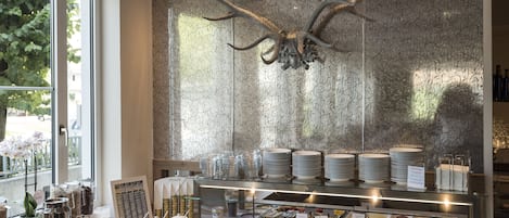 Buffet déjeuner (15.00 EUR par personne)