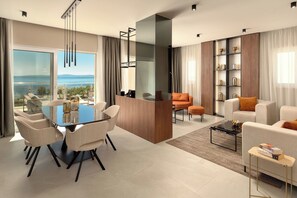 Penthouse with terrace and sea view | Living area | Smart TV