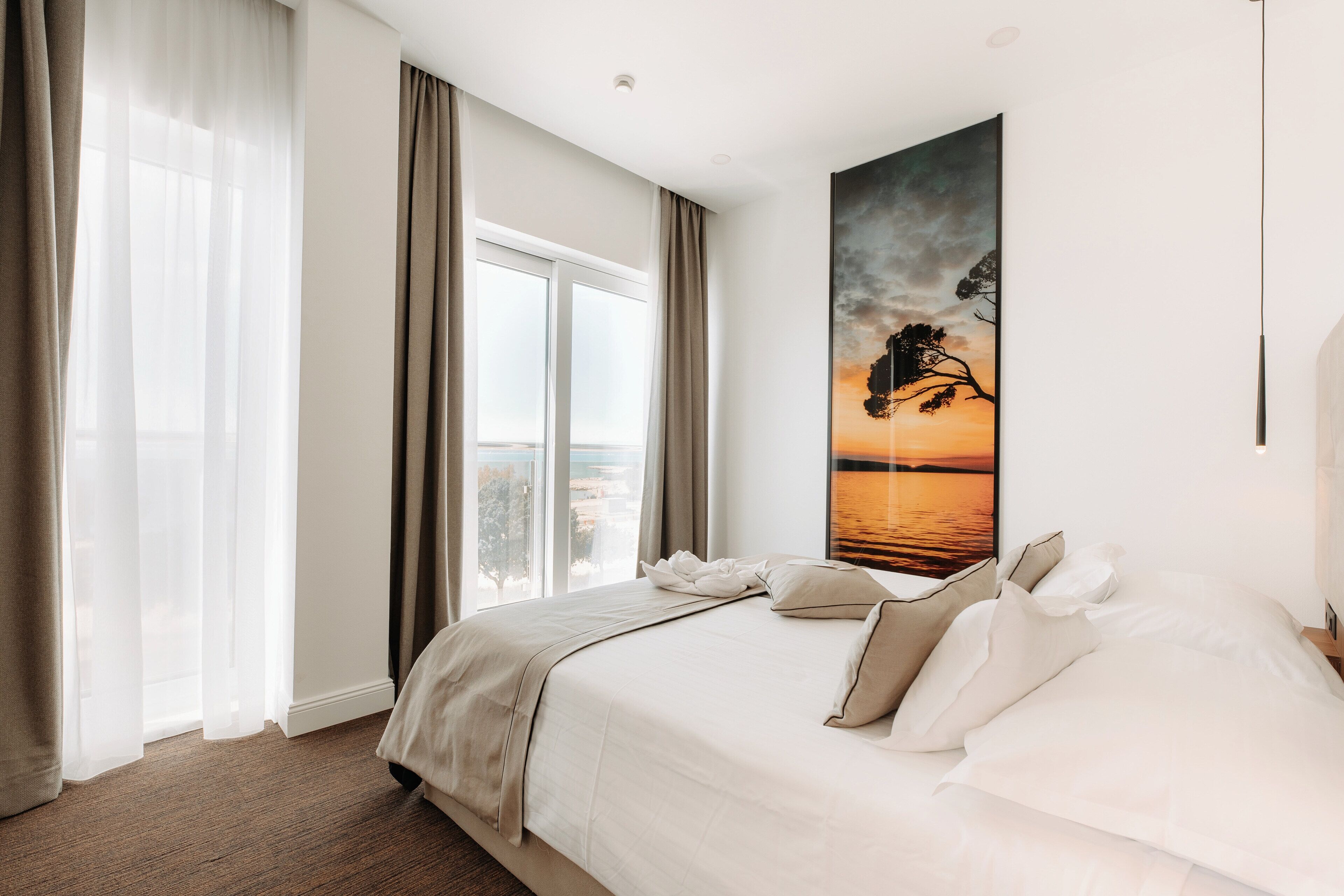 deluxe double room with balcony and sea view | 1 bedroom, minibar, in-room safe, desk