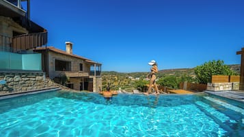 Deluxe villa, 4 slaapkamers | Terras