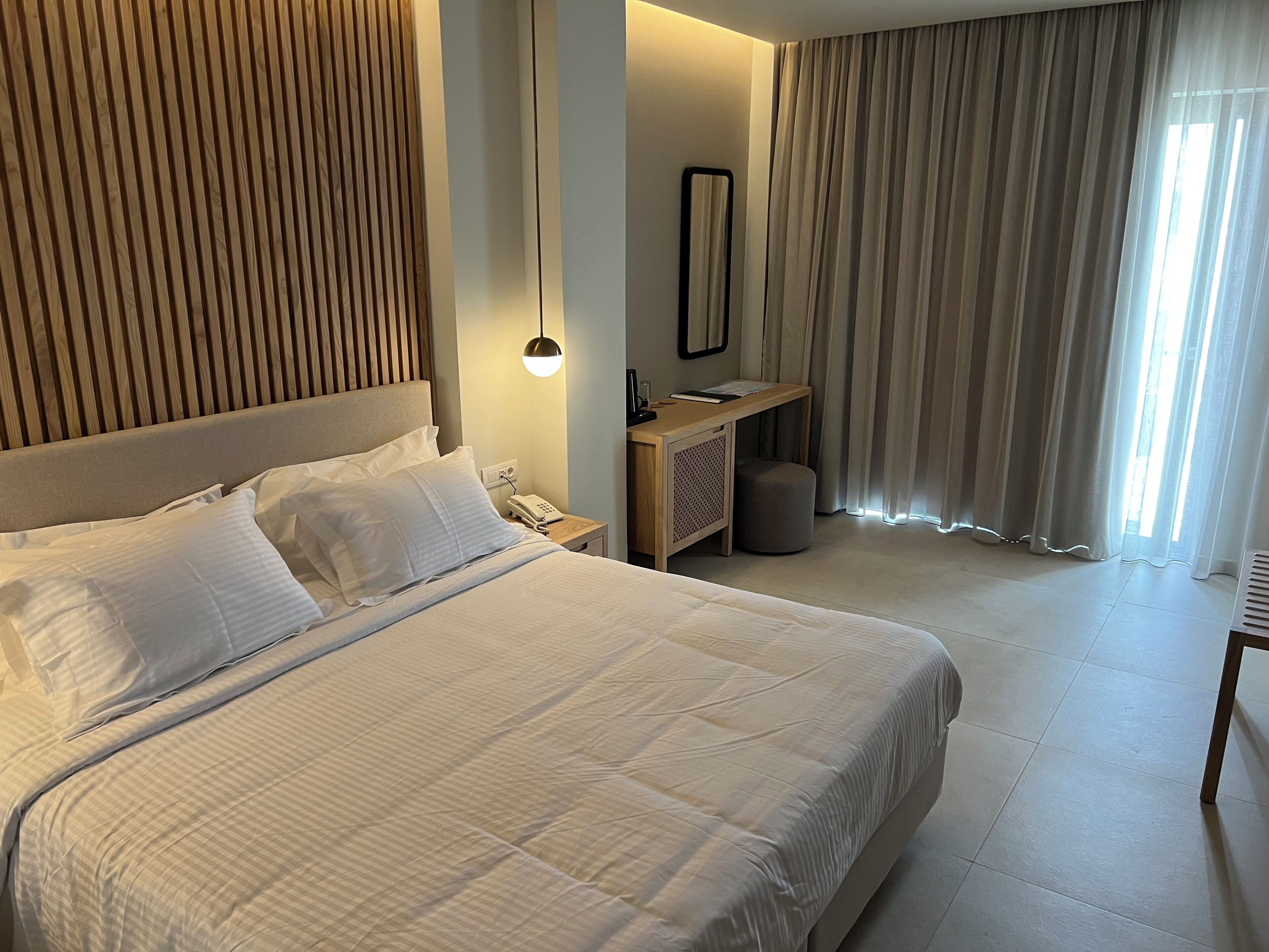 Hypo-allergenic bedding, minibar, in-room safe, soundproofing