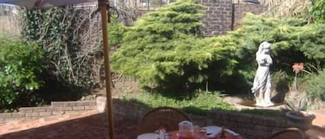 屋外ダイニングエリア