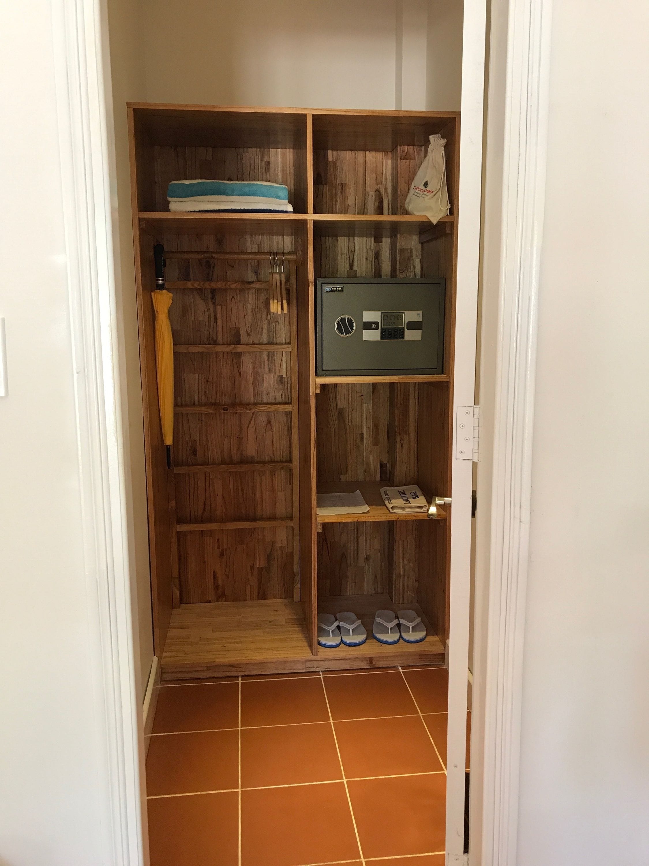 double room, sea view | safe