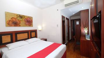 Superior-dobbeltværelse - byudsigt | Individuelt design, skrivebord