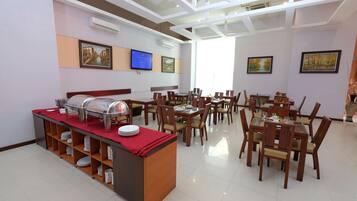 Morgenmadsbuffet hver dag (50000 IDR pr. person)